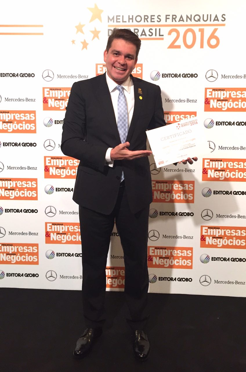 Sérgio Monteiro, chairman do UPTIME, recebeu o trófeu que coroa a conquista