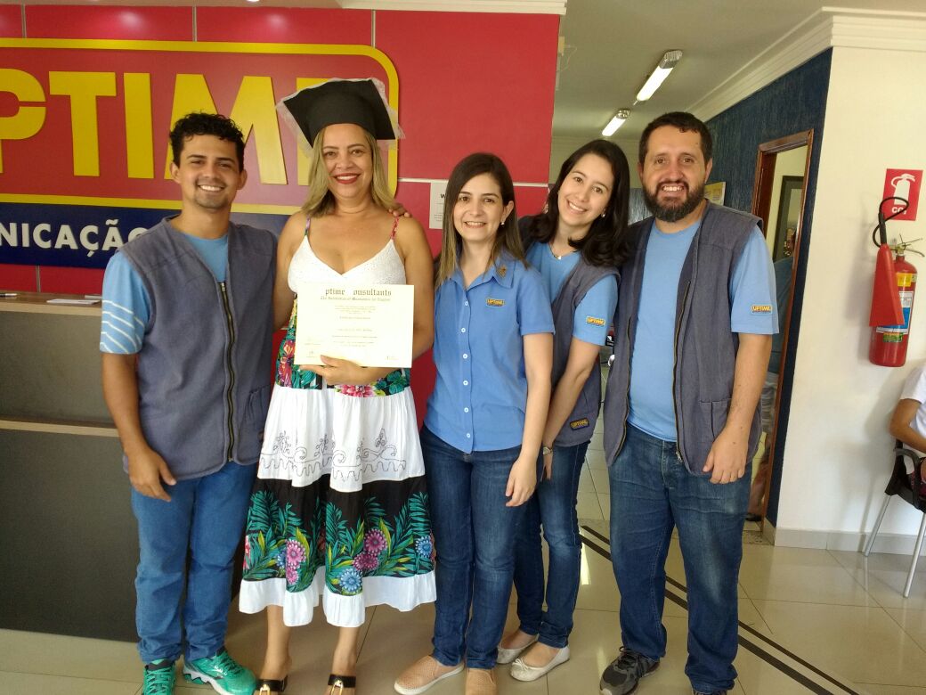 A aluna se formou em inglês na UPTIME Anápolis (GO)