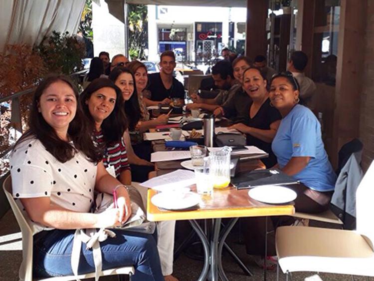 Na UPTIME Brasília - Asa Norte (DF) os alunos fizeram o breakfast na cafeteria da cidade