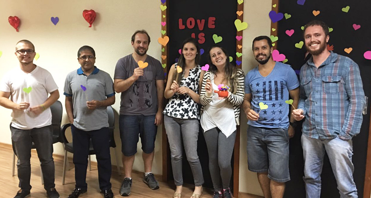 Troca de cartões no Valentine's day da UPTIME Blumenau (SC)